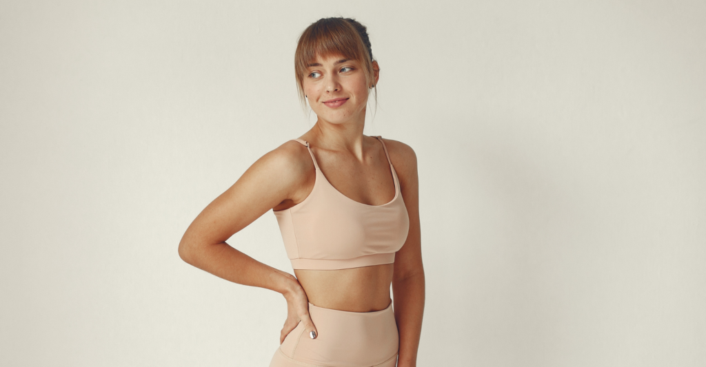 Photo cours de Pole dance d'Emilie de Milie Dance, professeur et formatrice de futurs professeurs de pole dance